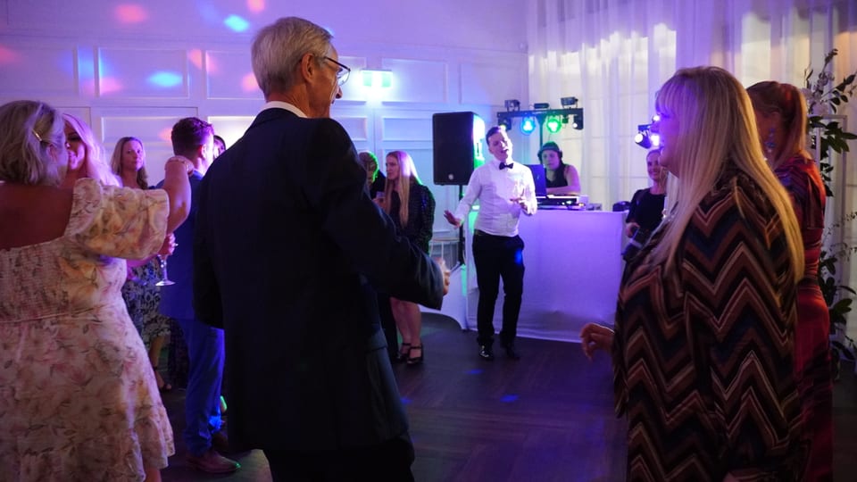 Wedding DJ reception and dancefloor at a Gold Coast event